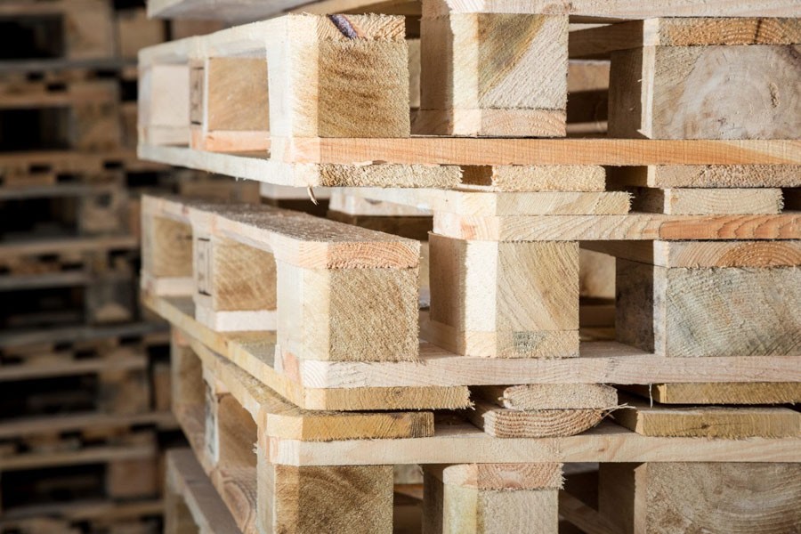 Pallet gỗ thường được dùng cho xuất nhập khẩu vì có tính kinh tế cao